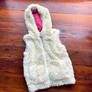 Mini Boden faux fur plush hooded kangaroo pocket full zip vest sz 6-7